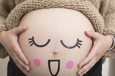 孕妇摸肚子会脐带绕颈吗