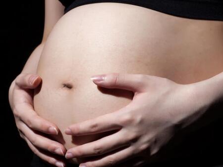 孕婦肚臍凹凸是什么原因