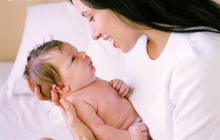 新生儿黄疸要停止喂母乳吗