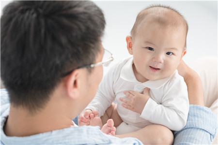 孩子积食的症状有哪些 应该怎么办